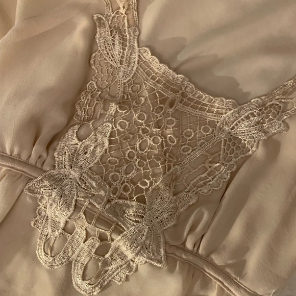 Sweet flowy chiffon dress pale pink - Picture 3 of 7